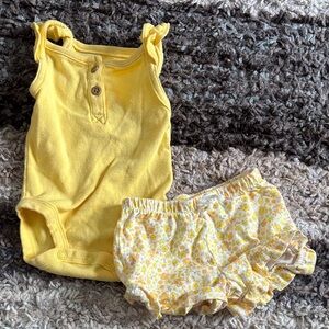 Carter’s Yellow Floral Outfit